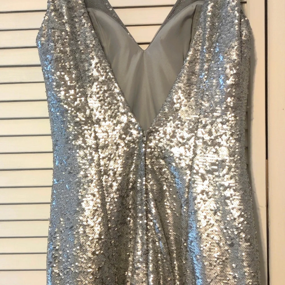 Clothing - Picture 5 of 16